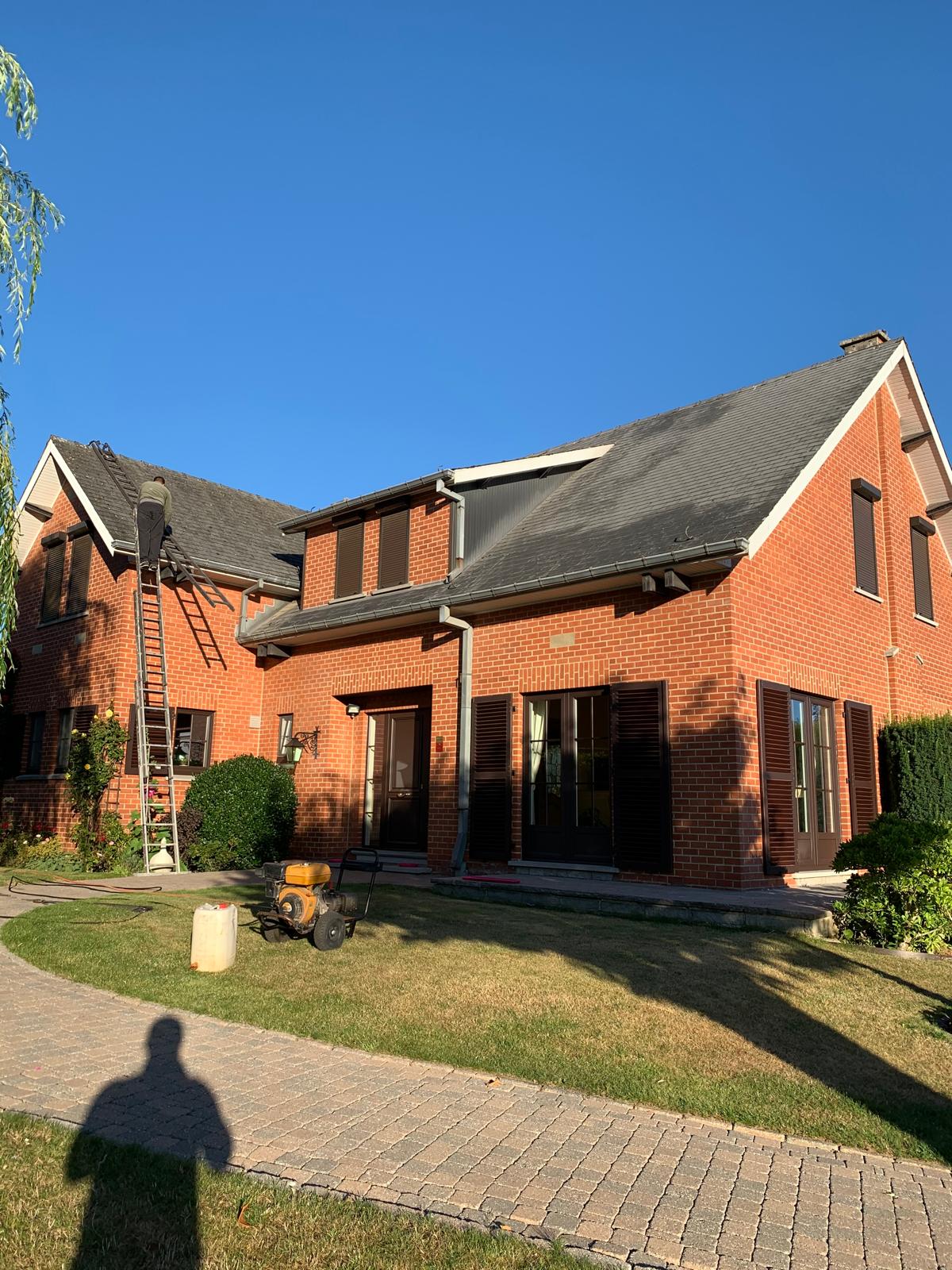 Toiture rénovée par Couvreur LK à Saint-Quentin